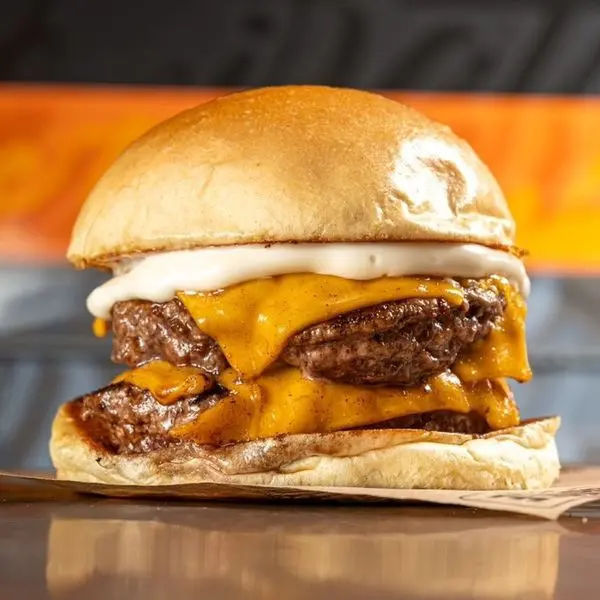 Iron Duplo Cheeseburger